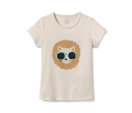 Ein Kinder-T-Shirt mit Wendepailletten zeigt ein Löwenmotiv mit Brille.