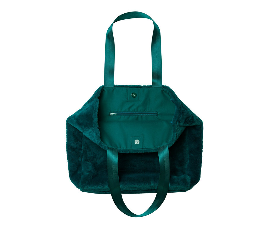 Offene smaragdgrüne Teddy-Tasche mit Tragegurten.