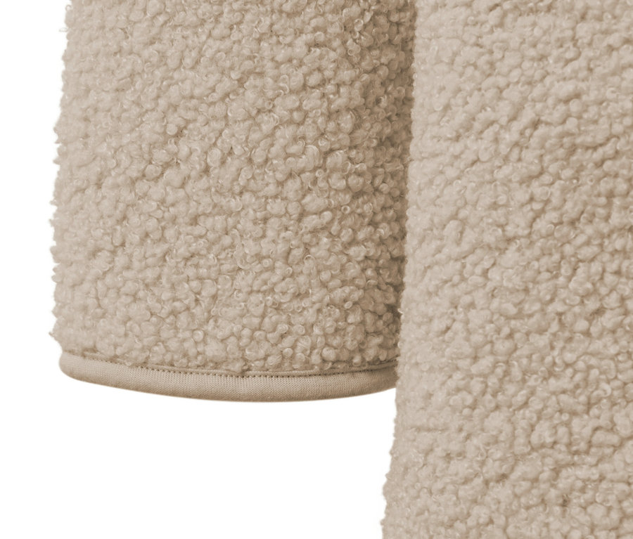 Detailansicht eines Teddyfleece-Mantels.