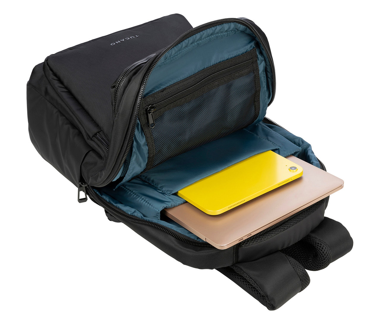 Offener schwarzer Tucano Rucksack mit gelbem Smartphone und goldenem Laptop.