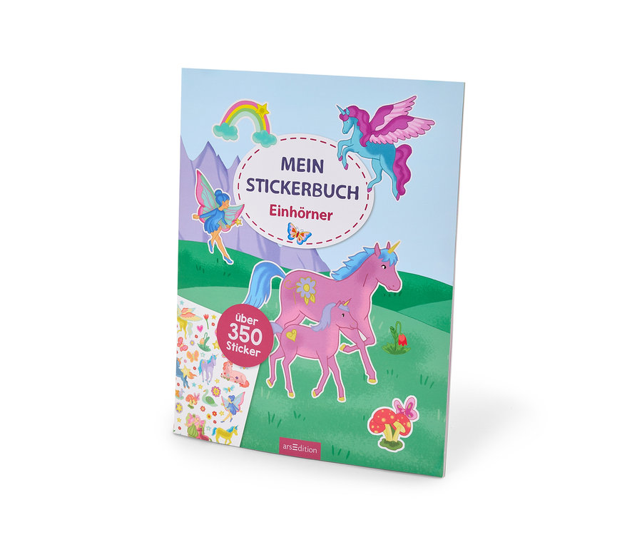 Ein hellblaues Stickerbuch mit rosa und blauen Einhörnern, einer Fee, einem Regenbogen und grünen Hügeln auf dem Cover. Der Text lautet „Mein Stickerbuch Einhörner“ und „über 350 Sticker“.
