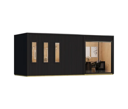Schwarzes, modernes Karibu Homeoffice-Gartenhaus Valentin mit drei schmalen Fenstern und einer großen Glasschiebetür, die einen Holzarbeitsbereich zeigt.
