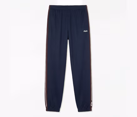 Dunkelblaue FILA Herren-Trainingshose mit elastischen Bündchen und einem rot-weißen Streifen an den Seiten.