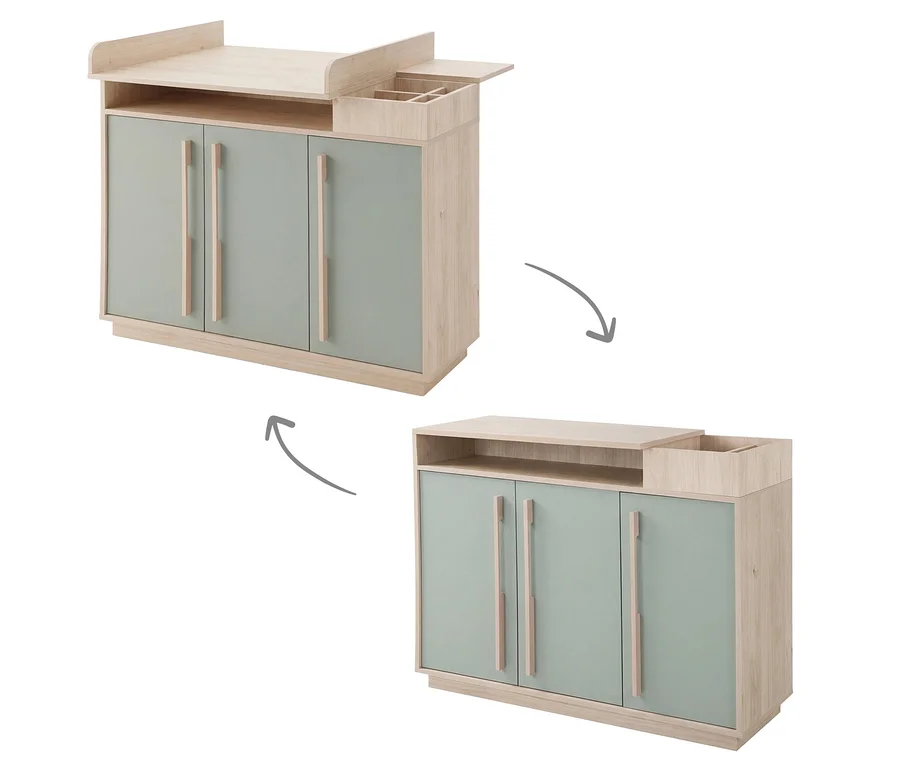 Roba Selva Wickelkommode in Reed Green und Virginia Chestnut, die sich in ein Sideboard umwandeln lässt. Oben mit Wickelaufsatz und aufgesetztem Organizer, unten mit flacher Ablage und integriertem Organizer.