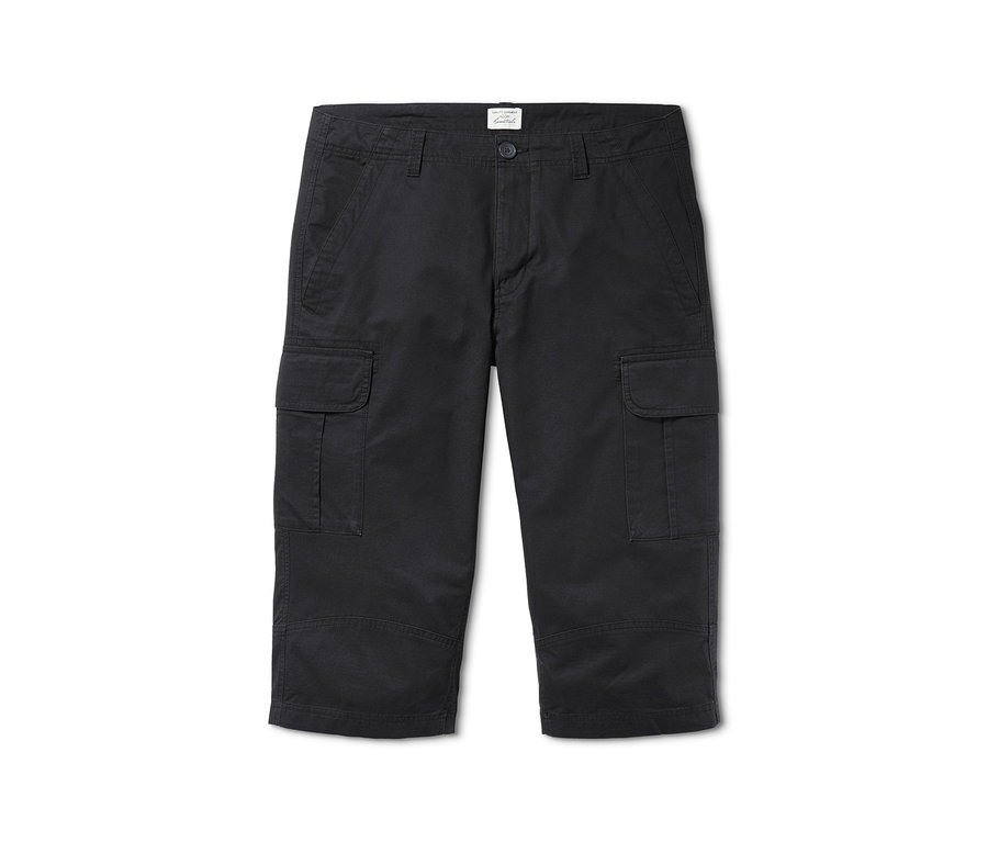 Schwarze Cargo-Bermuda in 3/4-Länge.