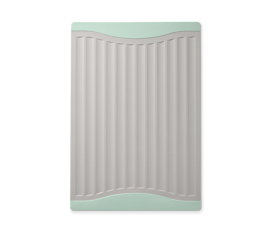 Detailaufnahme von 2 Schneidebrettern mit mintfarbenem Rand