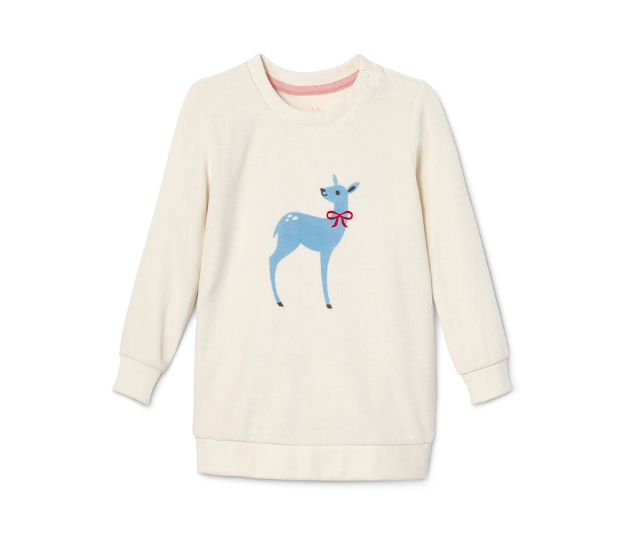 Beiger Nicki-Pyjama mit blauem Reh und roter Schleife.