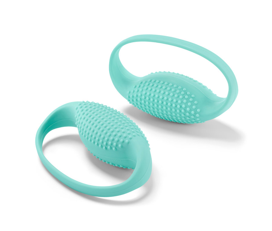 Zwei türkisfarbene Lauf-Handmassage-Sets.