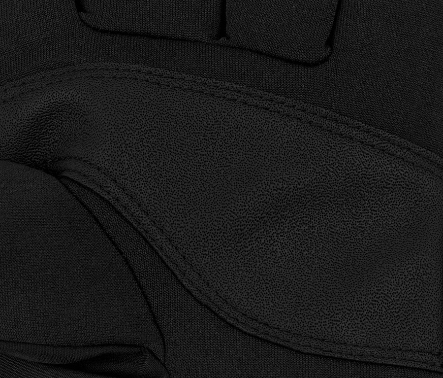 Detailaufnahme eines schwarzen Softshellhandschuhs.