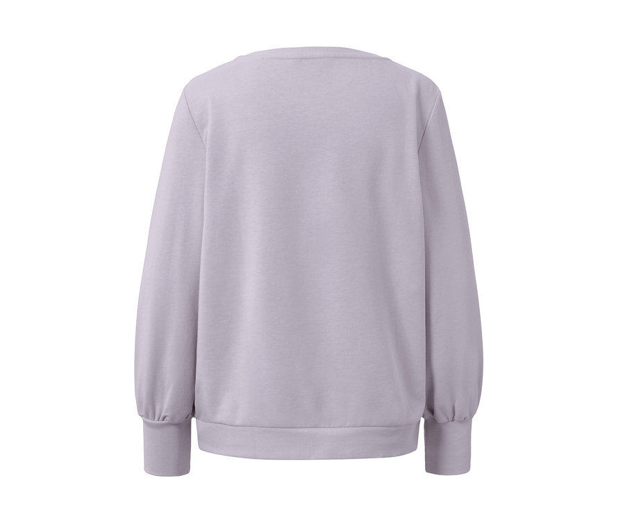 Helles Lila Loungewear-Sweater von hinten.