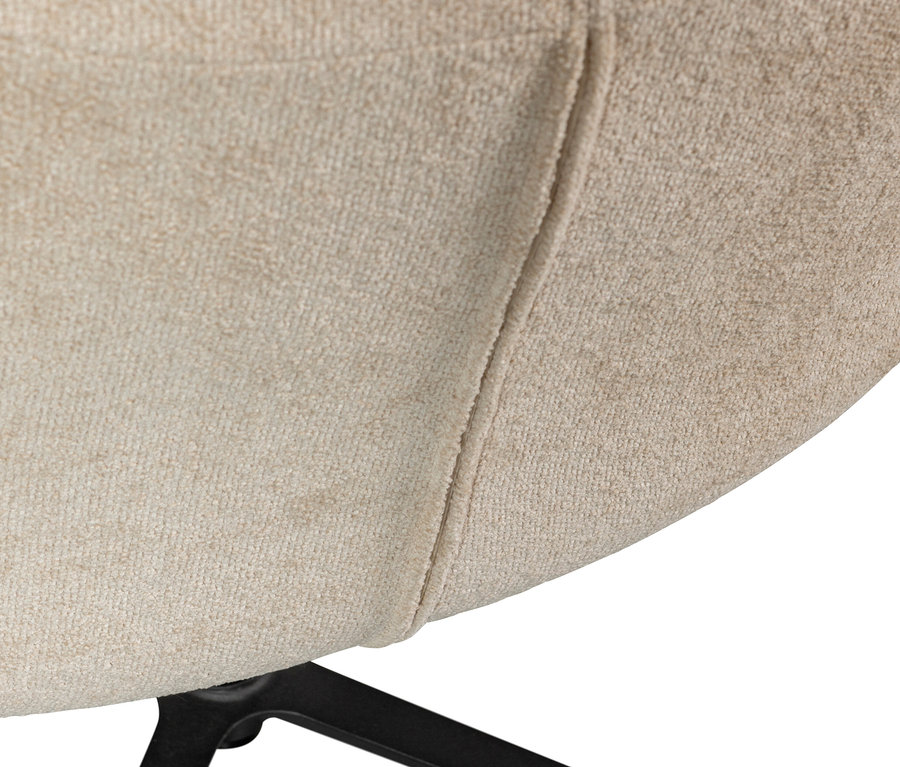 Detailansicht des sandfarbenen Woood Drehsessels »Teddy«.