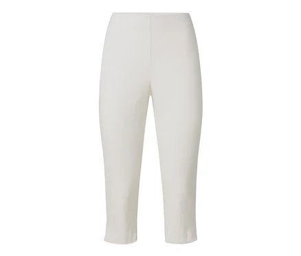 Weiße 3/4-Stretchhose.