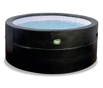 Ein mit Wasser gefüllter, schwarzer EXIT Leather Premium Whirlpool für 4 Personen.