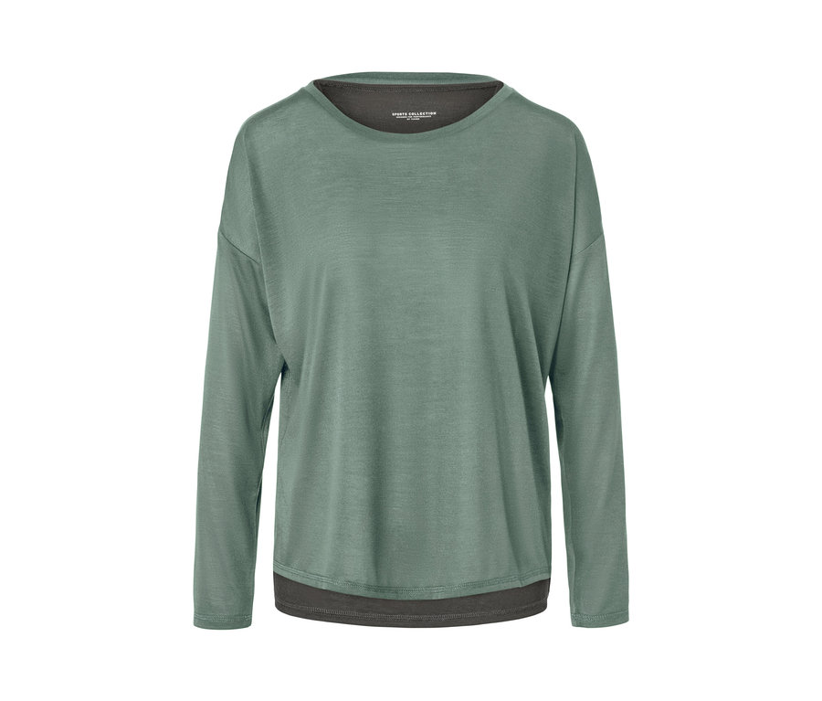 Salbeifarbenes 2-in-1-Sportshirt.