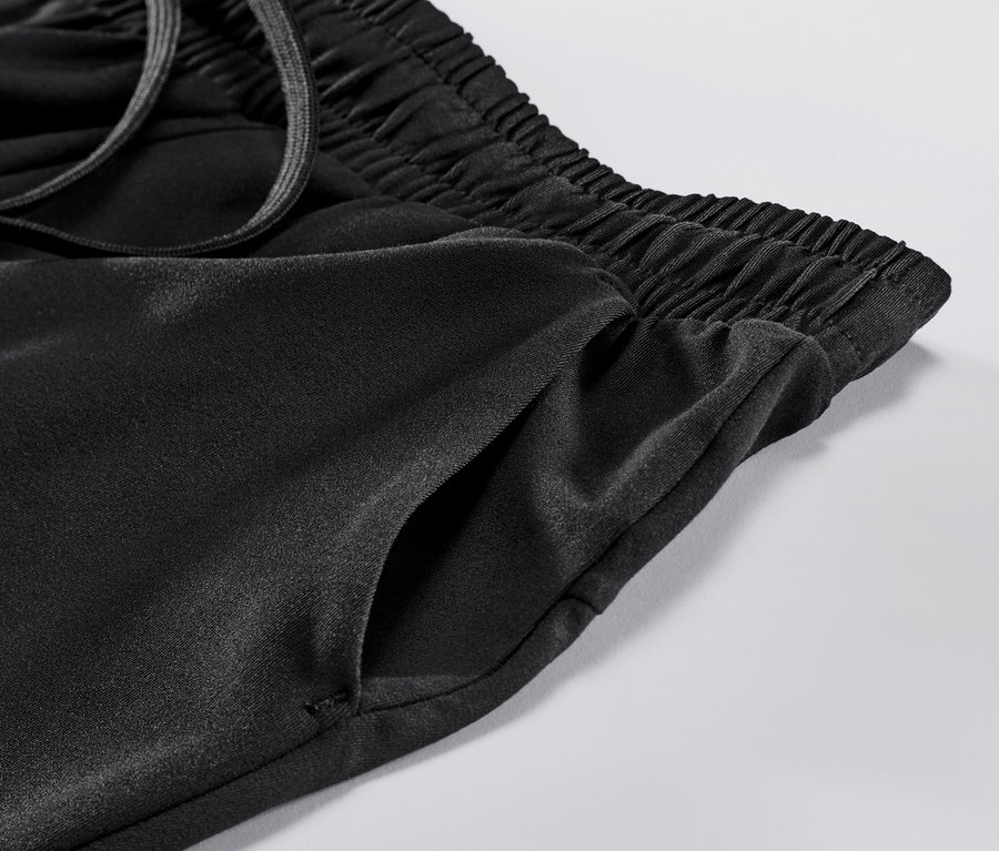 Detailaufnahme einer Thermo-Funktionshose.