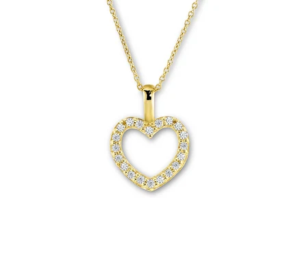 Goldkette mit herzförmigem Anhänger und Diamanten auf weißem Hintergrund.