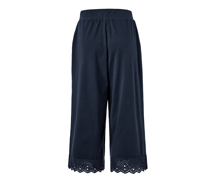 Dunkelblaue Culotte mit Stickerei am Saum.