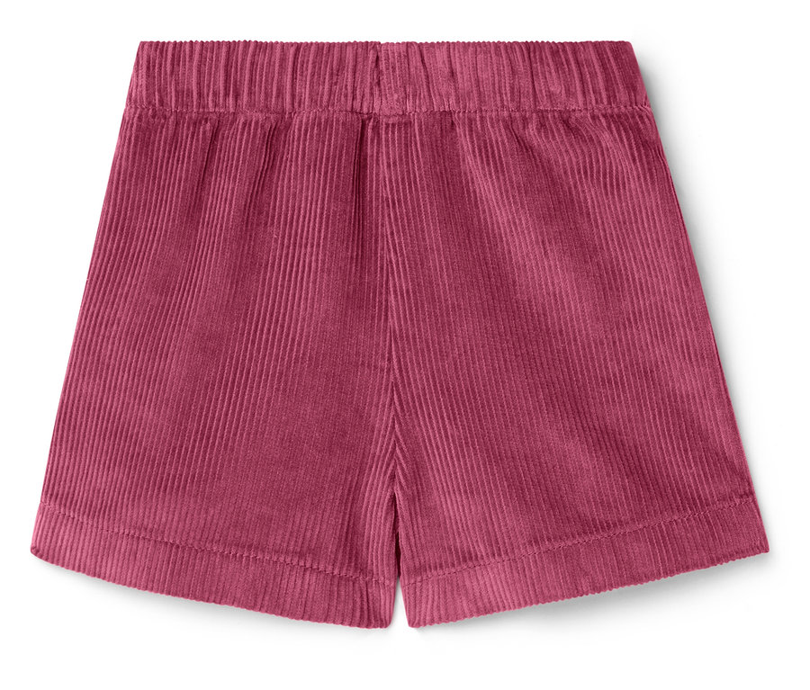 Weinrote Cordshorts mit elastischem Bund liegen auf einem weißen Hintergrund.