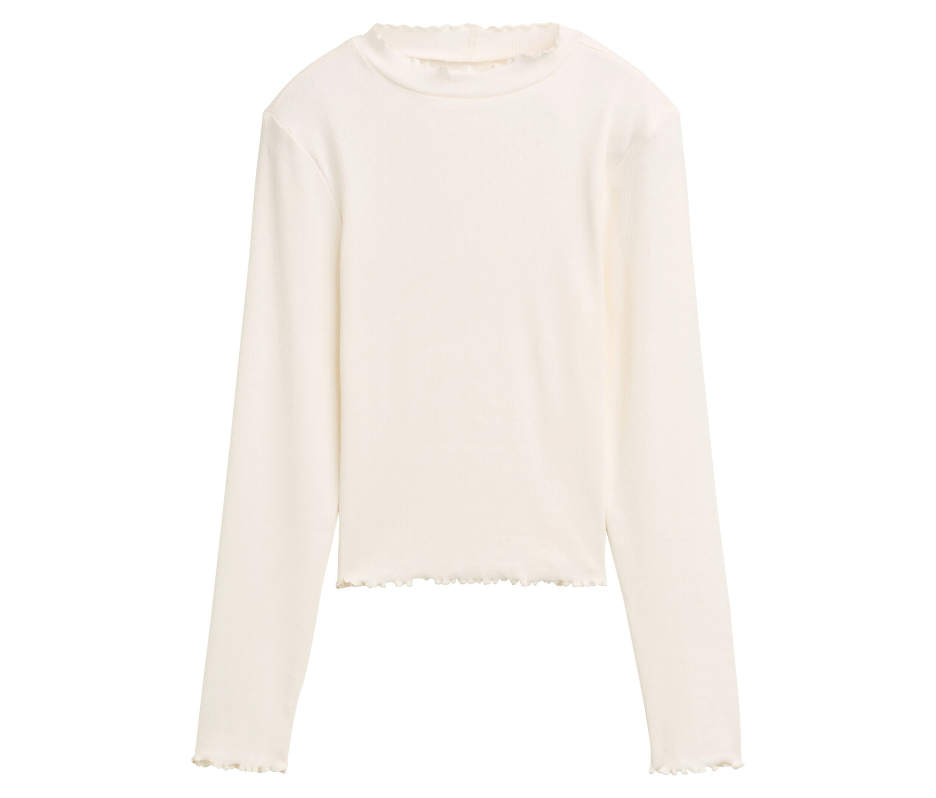 Ein cremefarbenes, langärmliges T-Shirt mit Rüschen.