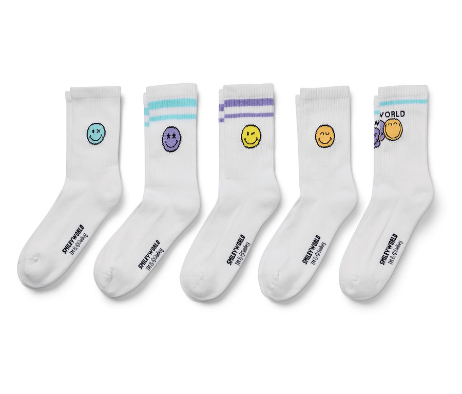Fünf Paar weiße Socken mit verschiedenen Emoticons.