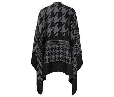 Rückansicht eines grau-schwarzen Ponchos mit Hahnentrittmuster.