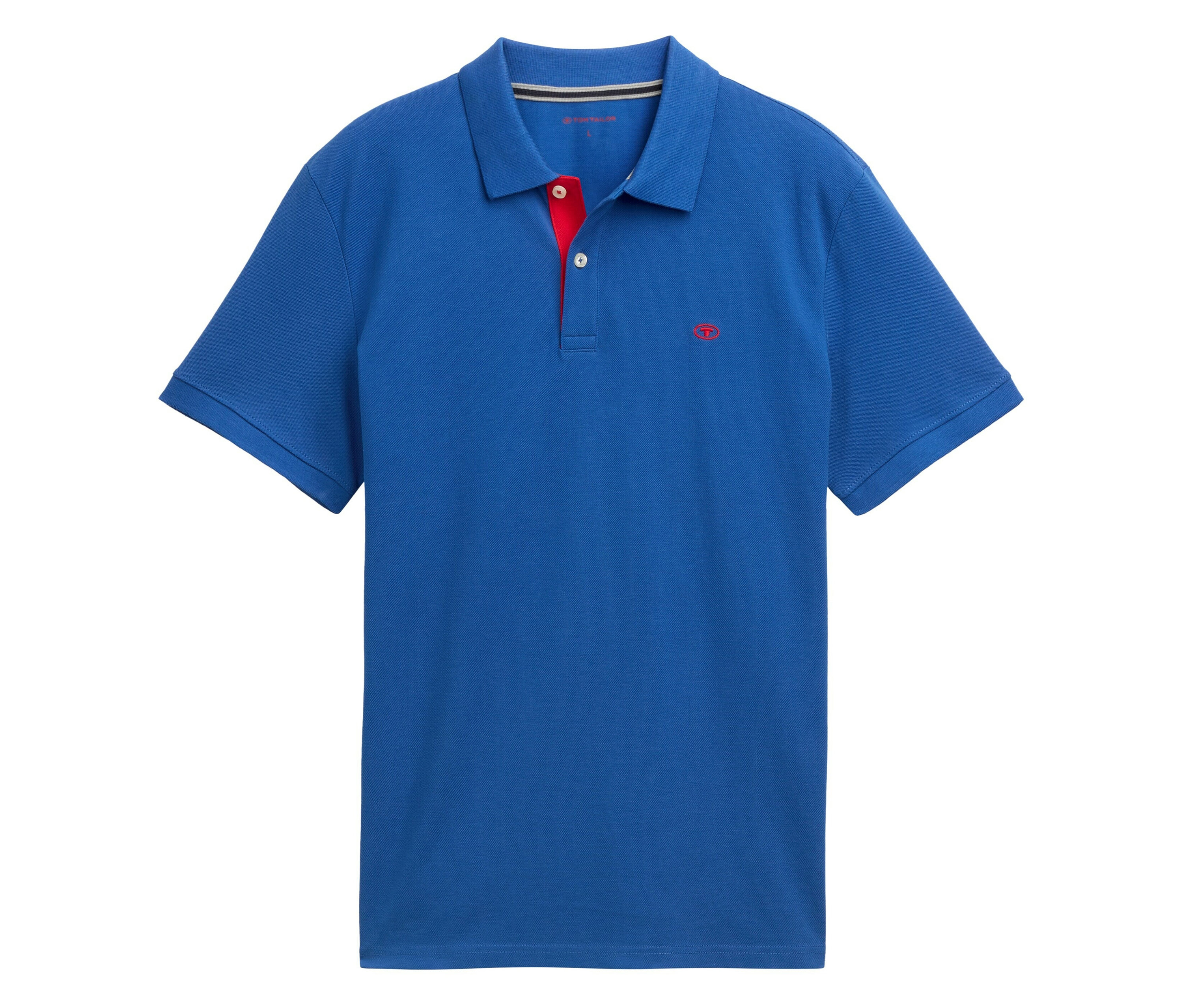 Blaues Tom Tailor Piqué Poloshirt, Advanced Blue, mit rotem Kragen innen und rotem Logo.