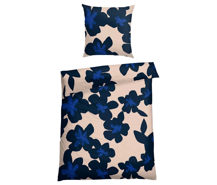 SCHIESSER Renforcé-Bettwäsche »Blossom« mit beigem Hintergrund und großen, blauen Blumenmustern, bestehend aus Kissen- und Bettbezug.