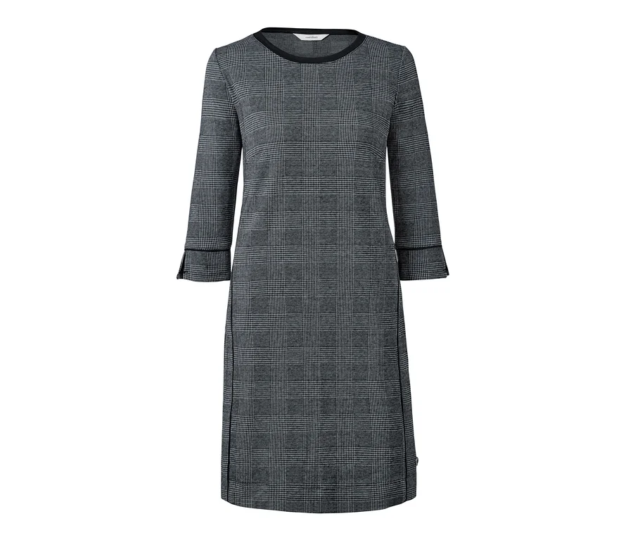 Ein Sweatkleid mit 3/4-Arm und Karomuster.