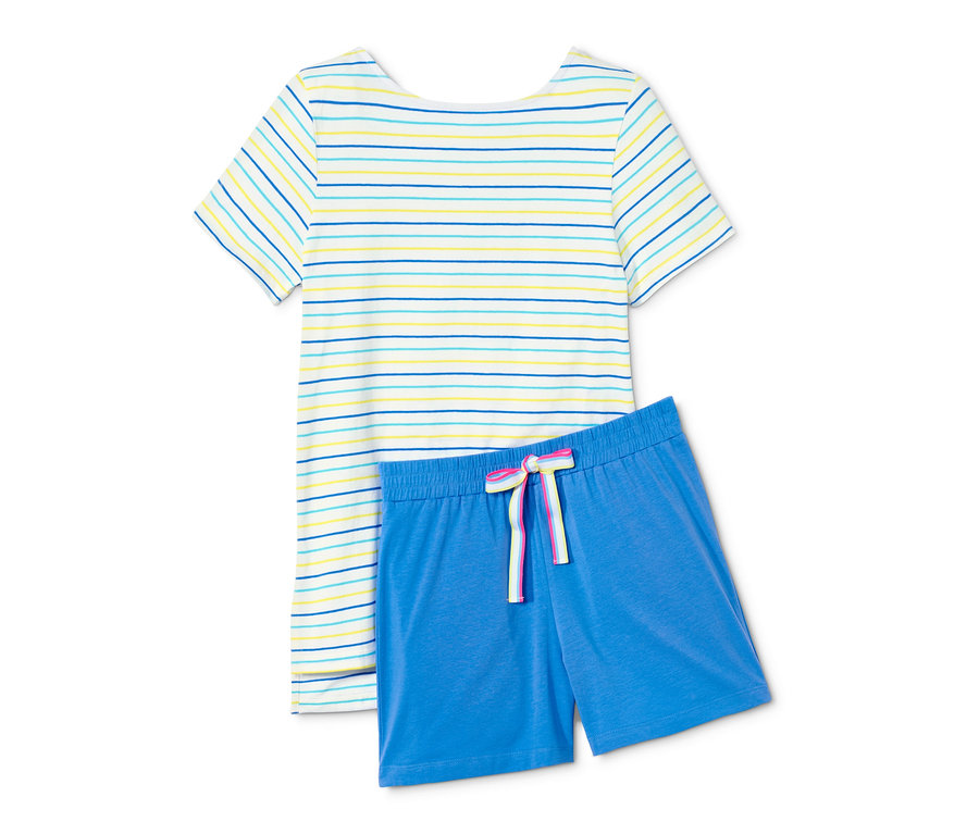 Ein Shorty-Pyjama mit einem kurzärmeligen Oberteil mit Streifen und blauen Shorts.