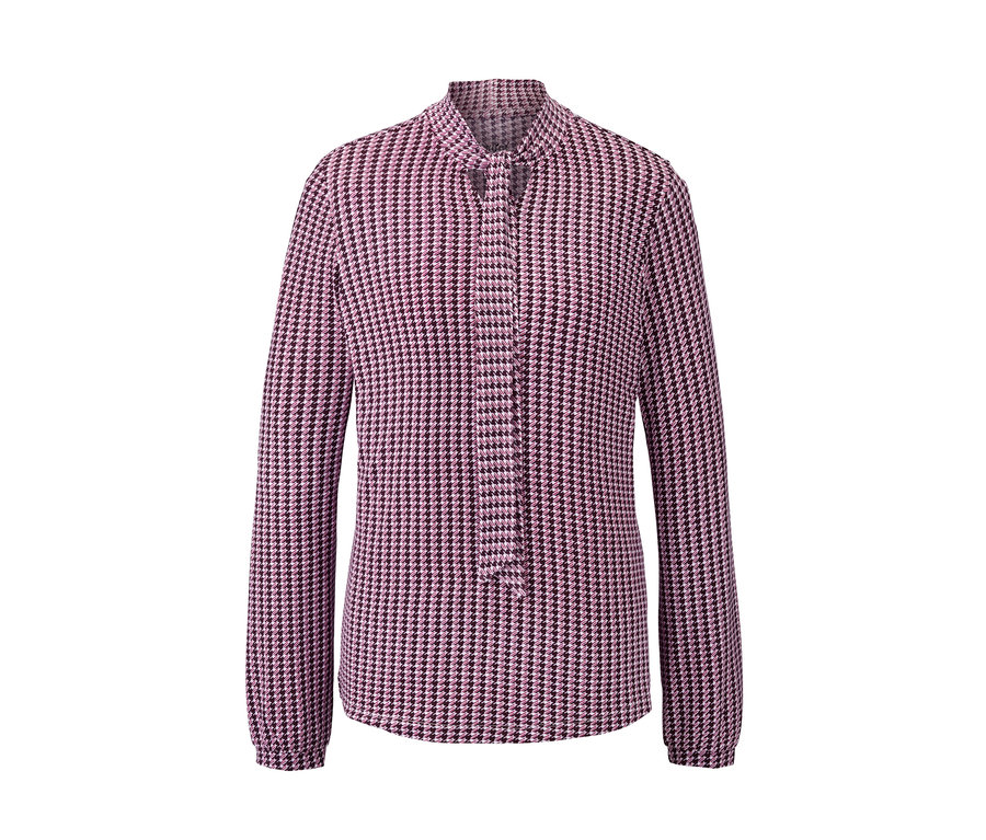 Detailansicht eines Schluppenshirts mit Hahnentrittmuster.