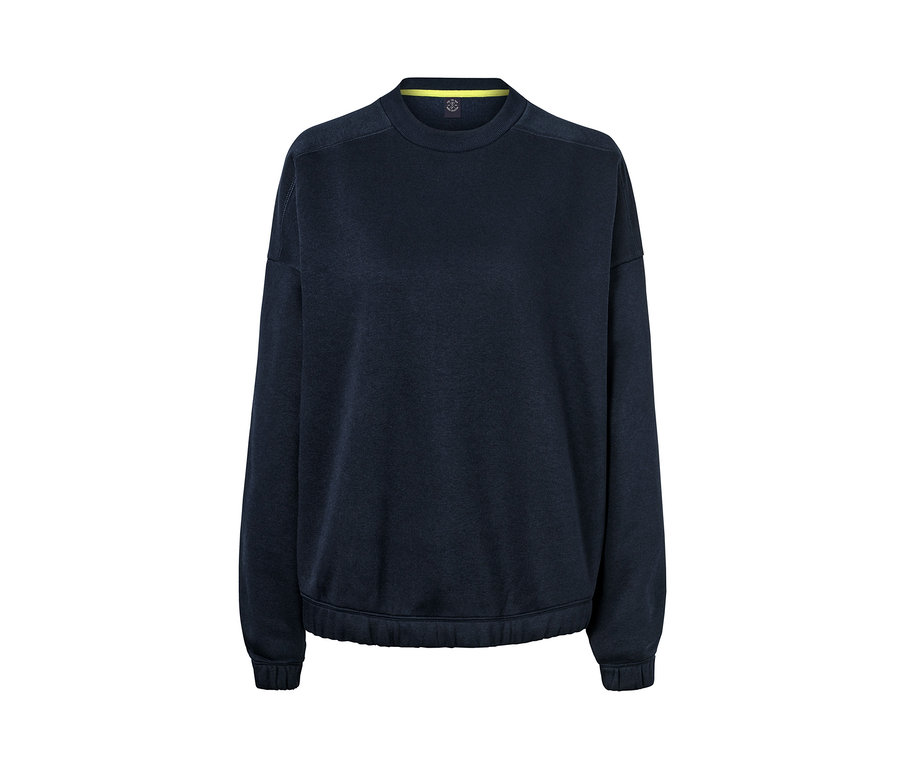 Dunkelblaues Sweatshirt.