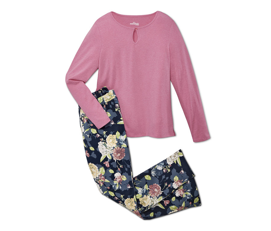 Rosa Pyjamaoberteil mit langen Ärmeln und eine blumige Pyjamahose.