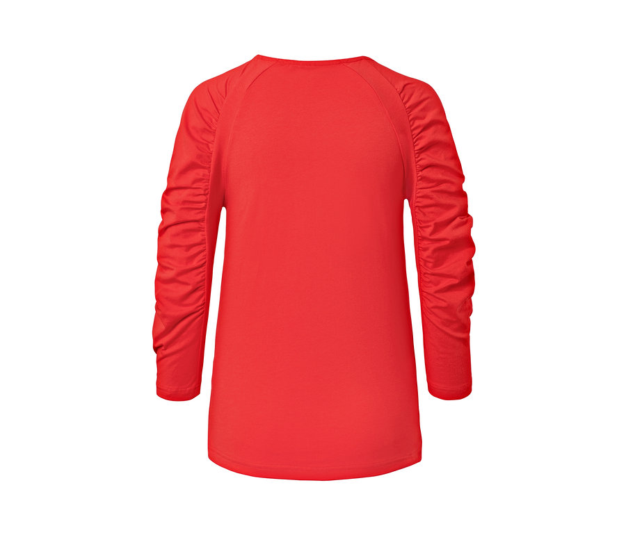 Rotes Shirt mit 3/4-Arm.