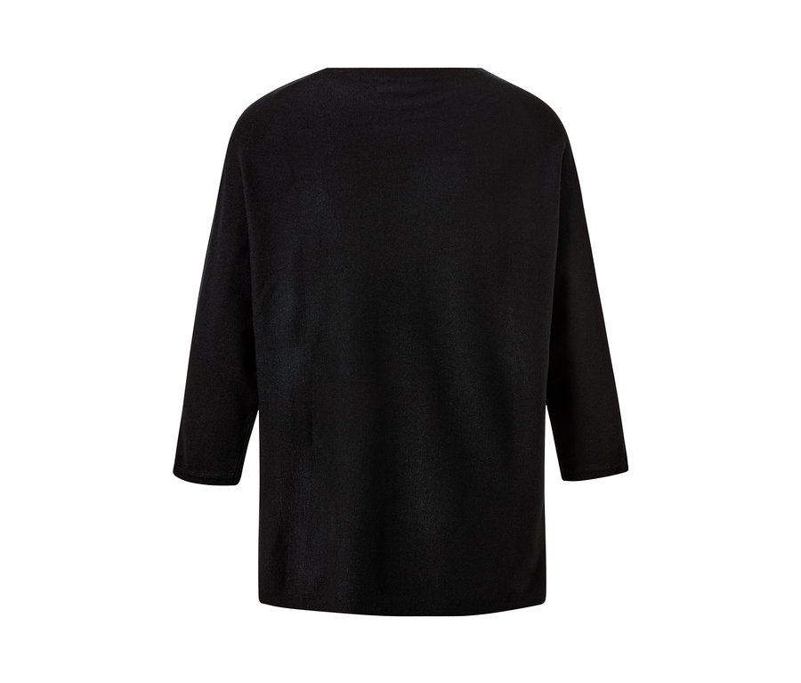 Schwarzer Feinstrickpullover.