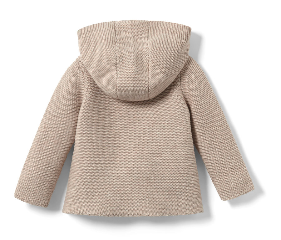 Detailansicht der Baby-Strickjacke, beige meliert, von hinten.