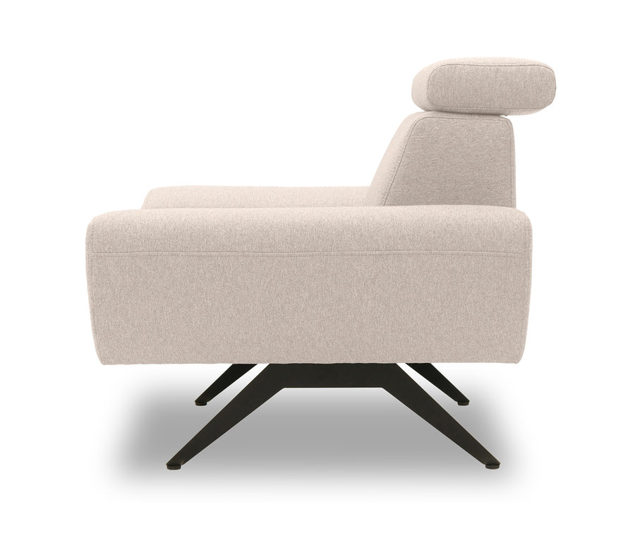 Beiger DOMO collection Sessel »Cabarini« mit Bumerang-Fuß.