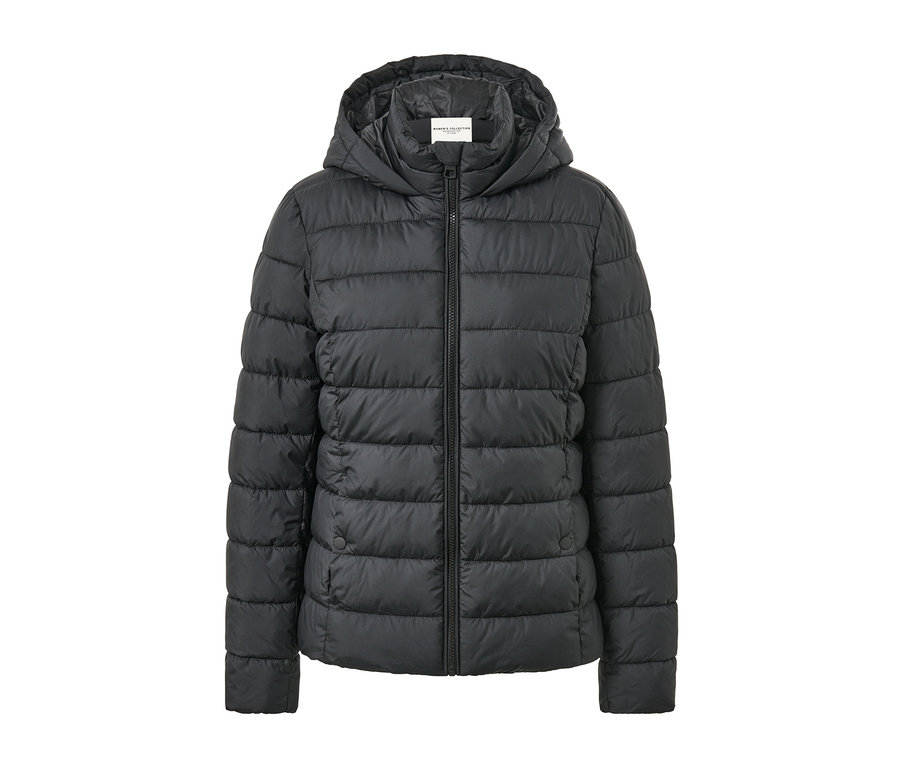 Eine schwarze Steppjacke mit Kapuze.
