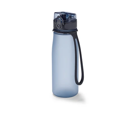 Eine blaue Sport-Trinkflasche.