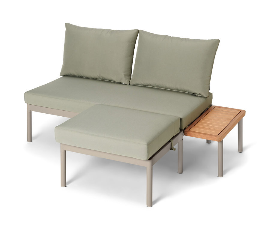 Flexibles Balkon-Lounge-Set »Liska« mit zwei Kissen und einem Holztisch.