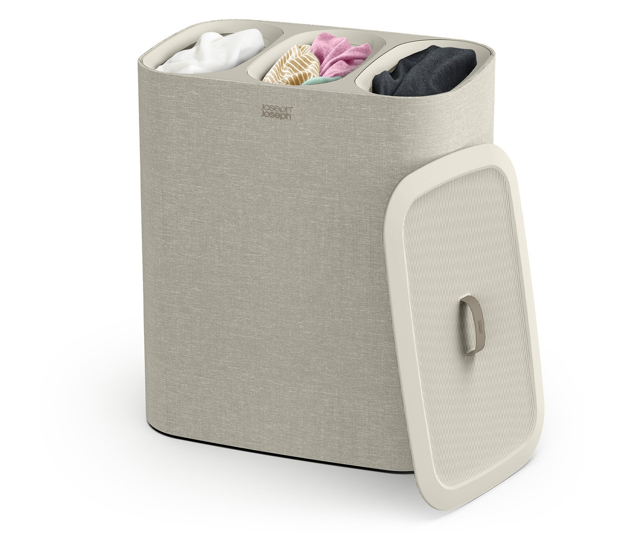 Ein beiger Joseph Joseph »Tota Trio« Wäschekorb mit 90 l Fassungsvermögen, drei Fächern und einem Deckel.