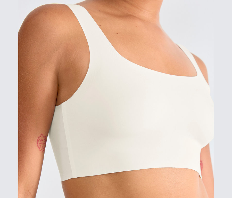 Detailaufnahme eines weißen sloggi ZERO Feel 2.0 Tops.