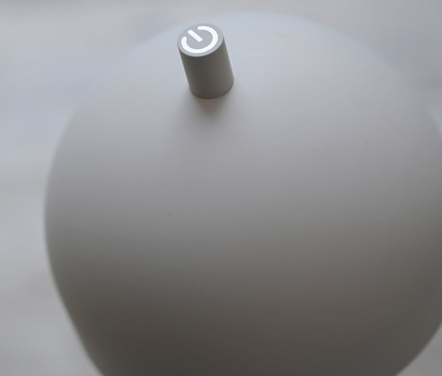 Nahaufnahme der SCHÖNER WOHNEN-Kollektion Akku-Tischleuchte »Bellis«, sandbrise.