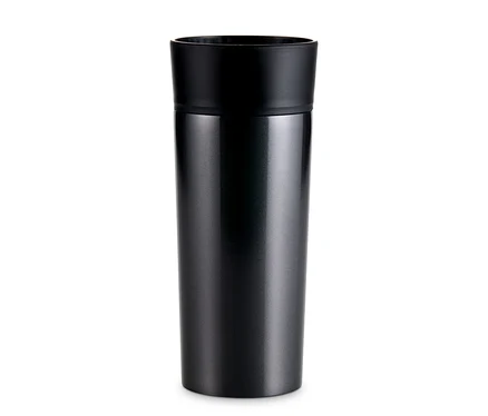 Anthrazitfarbener Coffee-to-go-Becher.