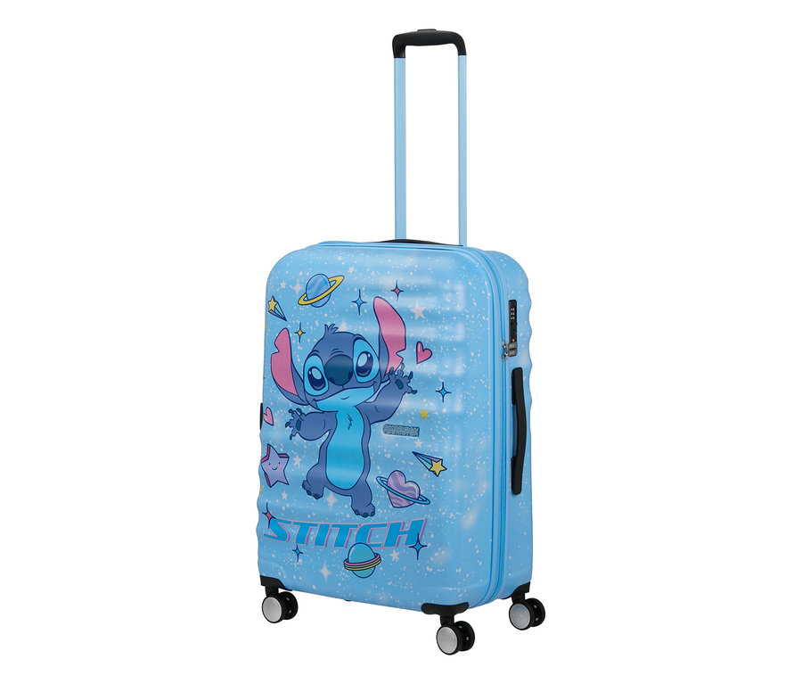 Hellblauer Koffer mit Disney Stitch-Motiv, umgeben von Planeten, Sternen und Herzen, mit ausziehbarem Griff und vier Rollen.