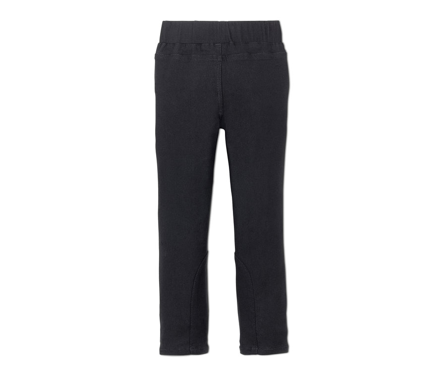 Schwarze Stretchhose.