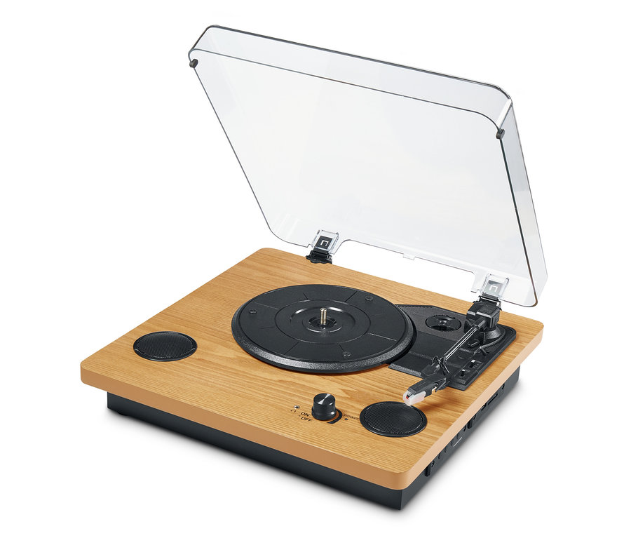 Schallplattenspieler »Dual DTR 61« mit eingebauten Lautsprechern und geöffneter, transparenter Abdeckung.