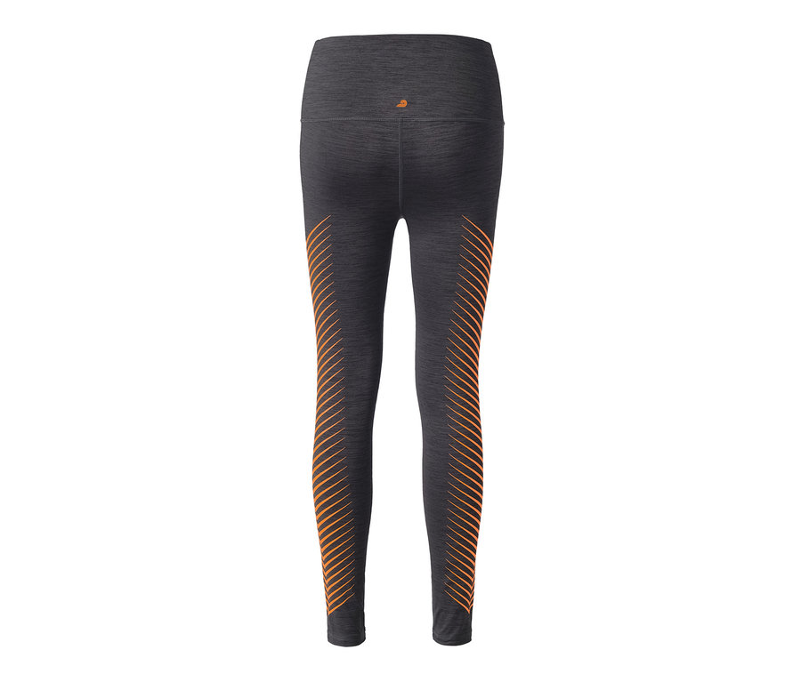 Detailaufnahme einer Sporttight, schwarz mit Print an der Beinaußenseite.