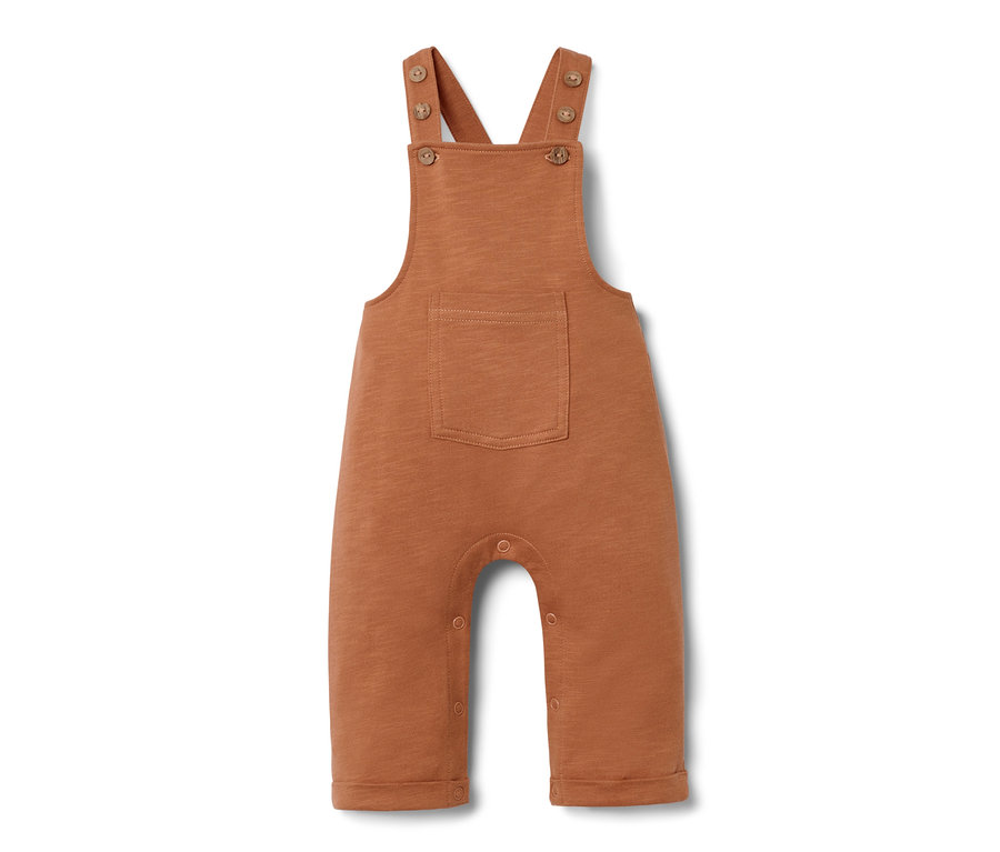 Eine braune Baby-Latzhose mit einer Tasche in der Mitte.