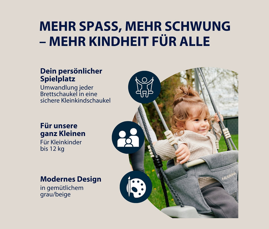 Kleinkind sitzt in grauer HUDORA Schaukelaufsatz Toddler Schaukel.