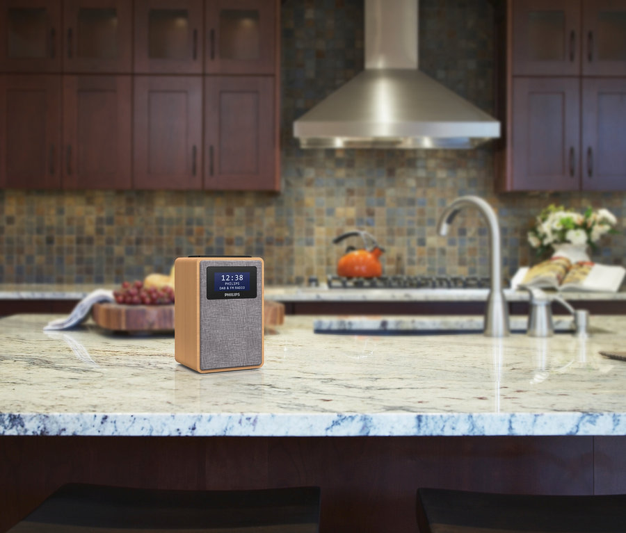 Philips DAB-Radio »TAR5005« steht auf einer Küchentheke.